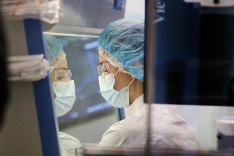 Швеция и Дания приостанавливают прививки молодежи вакциной Moderna 