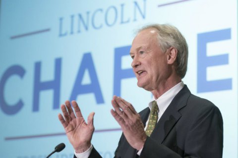 Экс-губернатор Род-Айленда снялся с выборов президента США