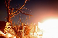 Двох військових було поранено і трьох травмовано в неділю
