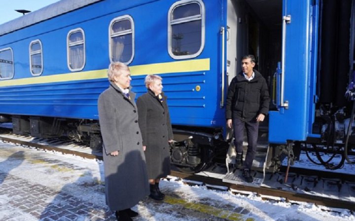 "Наша підтримка не може і не буде слабшати": прем'єр Великої Британії прибув до Києва