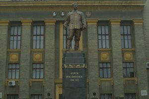 Харківський завод назвав образою знесення пам'ятника Орджонікідзе