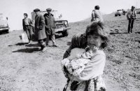 «Немає гіршого відчуття, ніж бути вдячною за смерть матері». Історії тих, хто пережив війну у Нагірному Карабасі