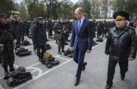 Яценюк поручил Полтораку начать расчеты для перехода на контрактную армию