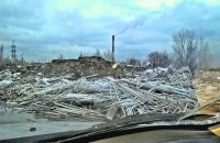 В Киеве убрали огромную свалку люминесцентных ламп