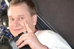 Во Львове радиоведущего отстранили после передачи со стихотворением "Убей пи...аса"