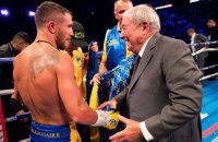 Стала известна планируемая дата поединка за звание абсолютного чемпиона мира по боксу в супертяжах