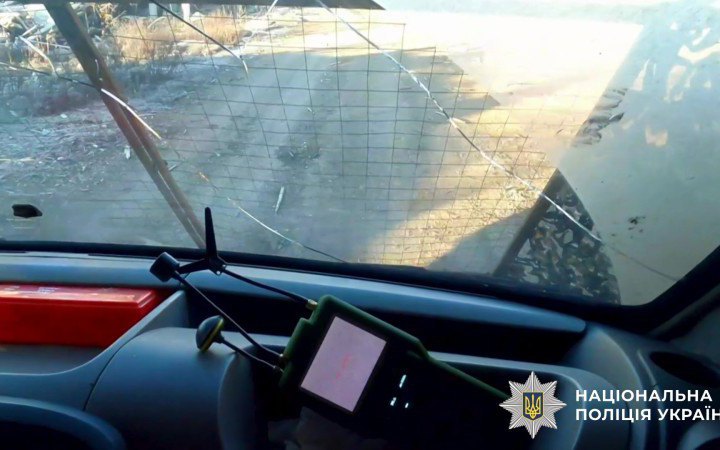 “Білі янголи” евакуювали з Донеччини родину з дітьми