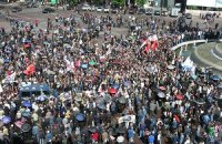 В Грузии требуют отставки Саакашвили