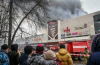 Губернатор Кемеровской области ушел в отставку через неделю после пожара в ТЦ