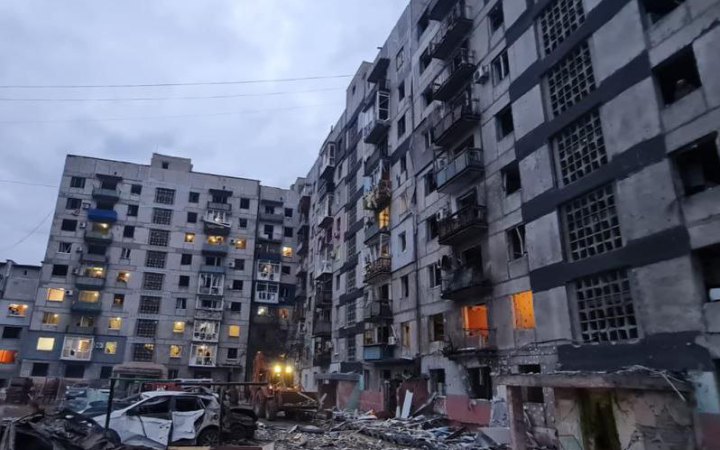 Окупанти вночі вдарили трьома ракетами С-300 по Мирнограду, поранено дитину