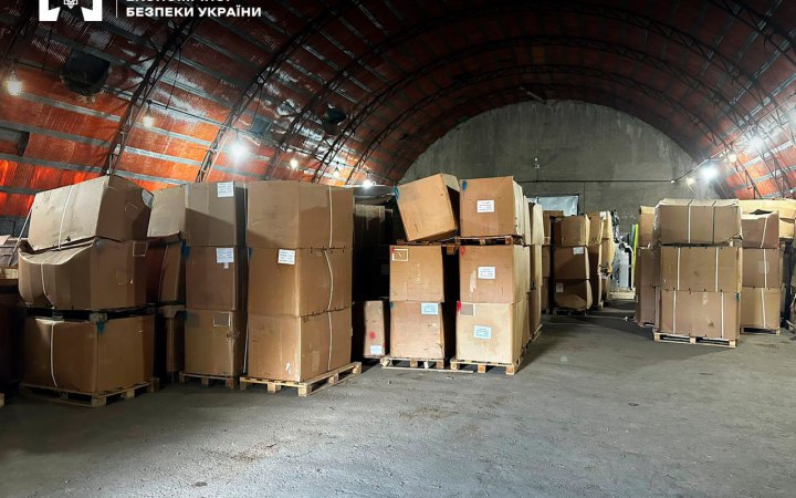 БЕБ проводить одночасно 24 обшуки у чотирьох виробників сигарет
