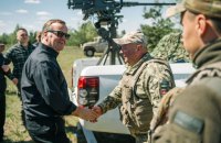 Пісторіус відвідав позиції "малої" ППО в Києві, а також пошкоджений внаслідок атаки Росії енергооб'єкт