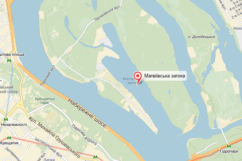 В Киеве провалился под лед и утонул рыбак