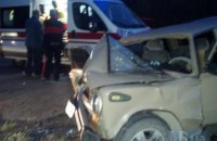 Під Києвом ВАЗ з немовлям у салоні протаранив електроопору