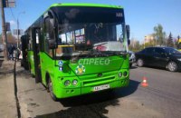 В Дарницком районе Киева столкнулись две маршрутки, пострадала пассажирка