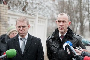 Милиция не пускает нардепов к Тимошенко
