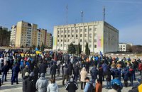 Россияне захватили больницу в Славутиче, ранены горожане. Мэра отпустили (обновлено)
