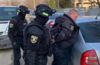 Поліцейського чиновника з Кам'янського, який організував "кришування" бізнесменів, звільнили 