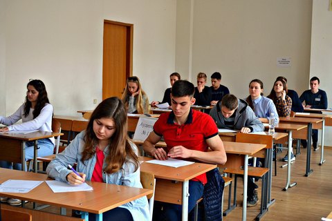 Выпускники ПТУ и колледжей с 2018 года должны будут проходить ВНО
