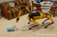 Boston Dynamics научила робособак убирать, сажать цветы и писать мелом на асфальте