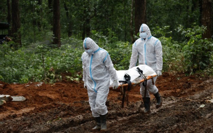 У районі повені на кордоні Непалу та Тибету досі розшукують 56 українців