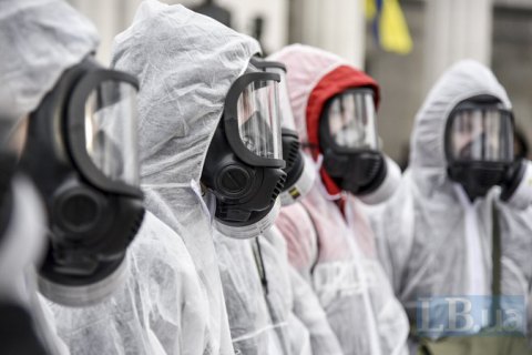 Минздрав обвинил "Медзакупки Украины" в попытке приобрести непригодные для врачей защитные костюмы
