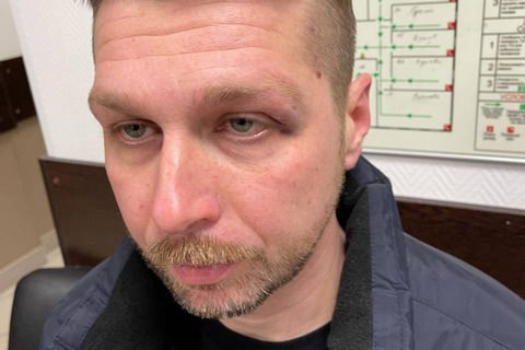 Сотрудника фонда Навального приговорили к двум годам колонии за твиты
