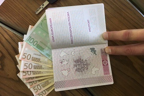 СБУ поймала изготовителей фальшивых паспортов для выезда в ЕС