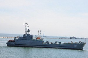 Семь украинских кораблей вернулись из оккупированного Крыма