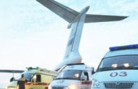 Во "Внуково" самолет сбил крылом мачту освещения