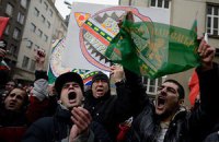 В Болгарии молодежь с кастетами и ножами устроила новые погромы