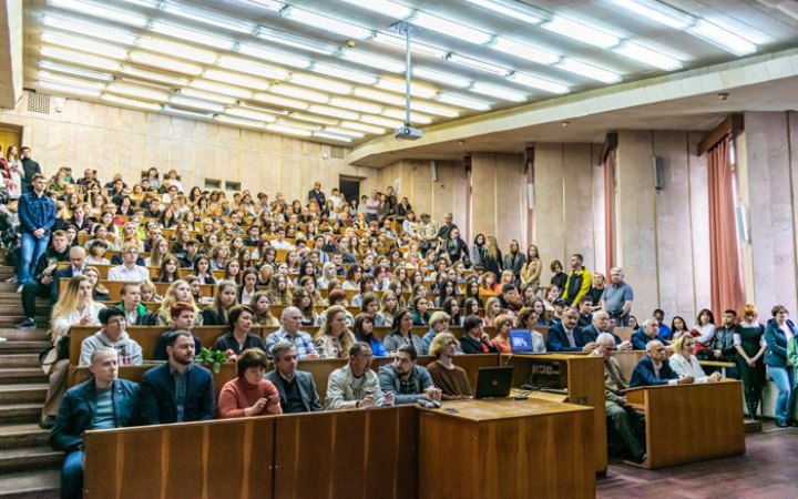До повномасштабної війни в аспірантурі навчалися 5000 людей. Цього року на неї претендують 140 000