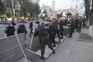 Милиция оцепила бютовцев под Печерским судом