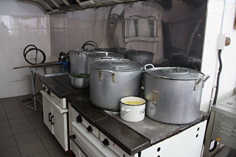 МЗ: у каждого 10-го работника пищеблока в учебных заведениях обнаружили стафилококк