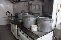 МЗ: у каждого 10-го работника пищеблока в учебных заведениях обнаружили стафилококк