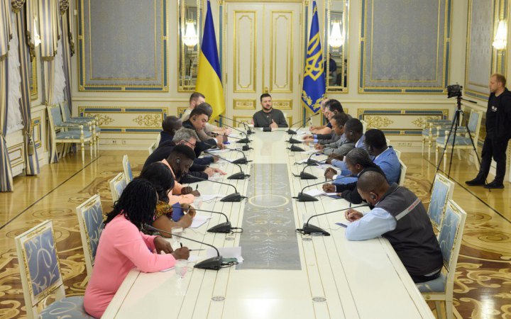 Зеленський поспілкувався з африканськими журналістами про війну в Україні, російську пропаганду і "зерновий коридор"