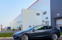Tesla начинает продажи электрокаров, произведенных в Китае