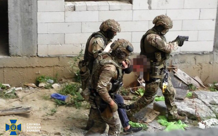 СБУ затримала перевдягненого російського військового у Херсоні