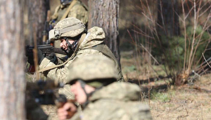 Військові знищили 4 з 10 російських армій, - Арестович