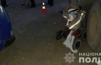 В Харькове катившийся автомобиль наехал на коляску с младенцем