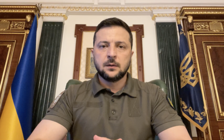 Від імені розвідки дякую всім нашим людям на півдні України та в Криму за надану інформацію, - Зеленський