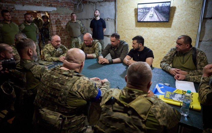 Зеленський відвідав військових на Донеччині
