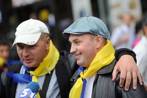 У Азарова решили воспитывать патриотов Украины