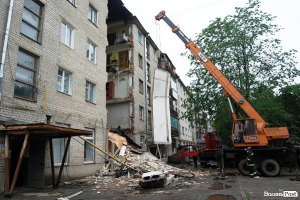 В Луцке обрушился подъезд пятиэтажного дома, есть погибшие (Обновляется)