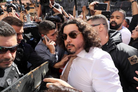 Модель, обвинившая Неймара в изнасиловании, заявила о краже его адвокатом главных улик