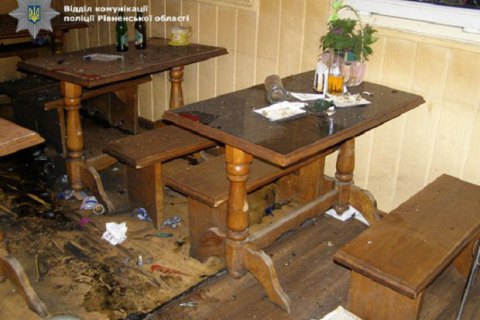 В кафе в Ровенской области военный, хвастаясь гранатой, ранил шестерых человек