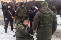 Полицейский получил огнестрельное ранение возле Соломенского суда