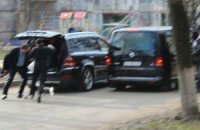 З'явилися фото втечі Добкіна після з'їзду депутатів