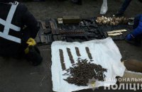 Нацполіція вилучила арсенал зброї з гаража в Маріуполі