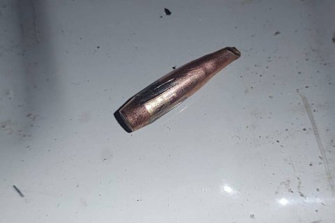 На Донеччині російські військові обстріляли санітарні авто